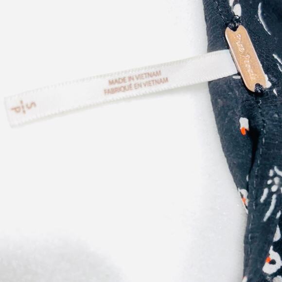 Free People Crop Top Black Small Long Sleeve Boho Tunic Blouse Floral Ruffled - Picture 6 of 10